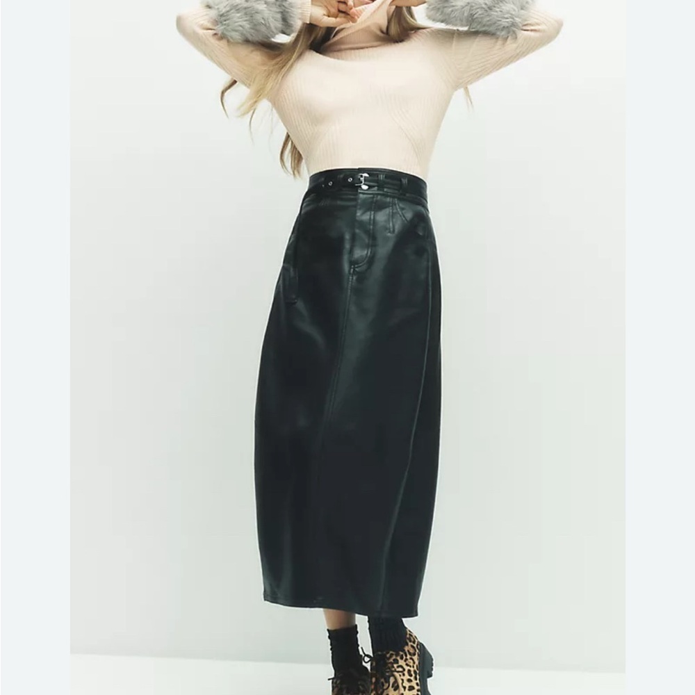 Pilcro Black Faux Leather Relax Fit Midi Skirt 27